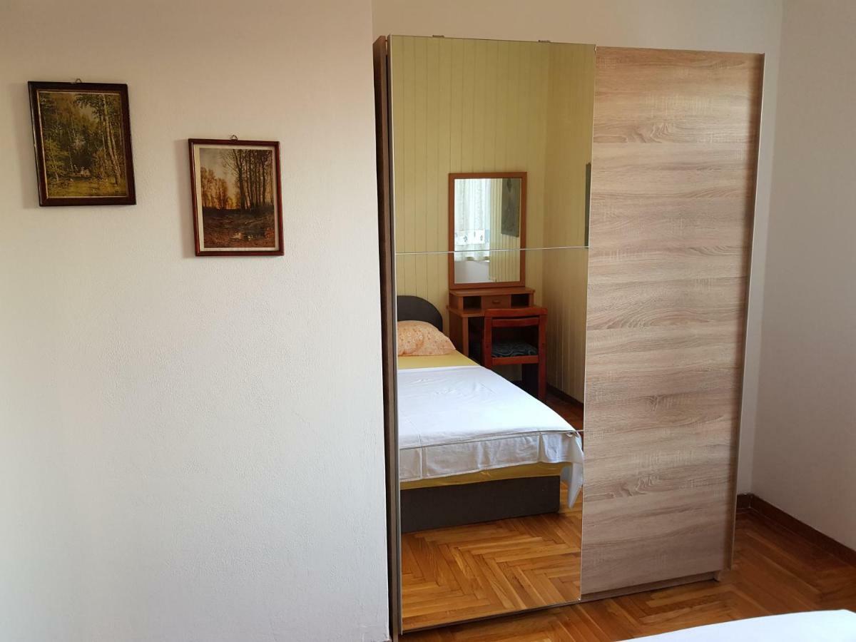 Mare Azzurro Apartments Пула Экстерьер фото