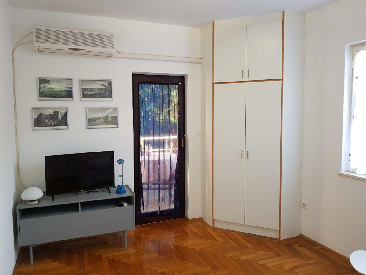 Mare Azzurro Apartments Пула Экстерьер фото